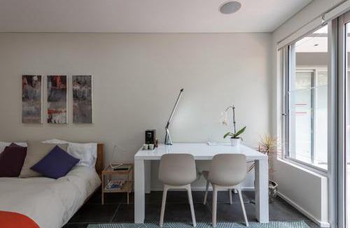 North Bondi Apartment | Stunning Views - Read our Re-views, then book