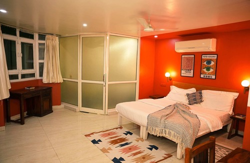 South Extension Apartment | Stylish Luxury Apartment withTheme Room in HKV
