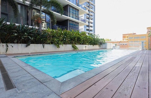 Milton Apartment | Stylish Milton Pad - Sweeping River Views & Pool