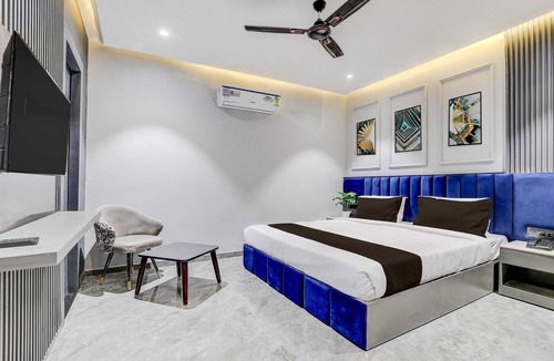 Kochi House | Suite Room Clubhouse Vytilla Kochi