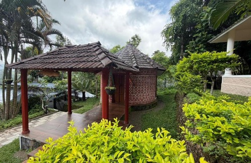 Elappara Hotel | Sumeru valley vagamon