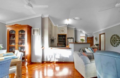 Eimeo House | Summit House