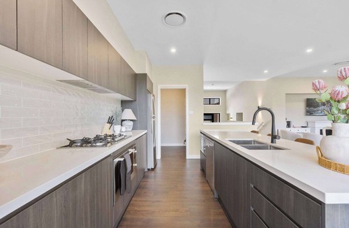 Green Point House | Sun-Drenched. Brand-New Home. Sleeps 11