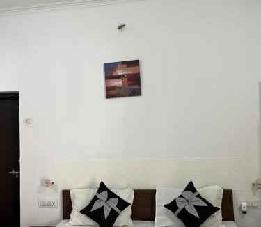Khajuraho Bed & Breakfast | Sunrise Bed & Breakfast