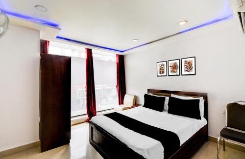 Hyderabad Hotel | Super Collection O Dilsukhnagar Bus Terminal Hyderabad Formerly Karthikeya City Stay
