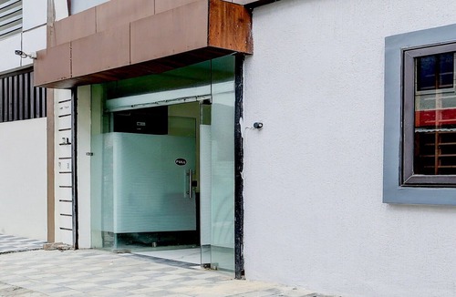 Rau House | Super Collection O Hotel SP14