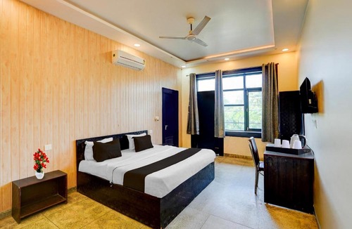 Mohangarh Hotel | Super Collection O New Lucknow University Campus Formerly Tulsi Hotels And Lawn