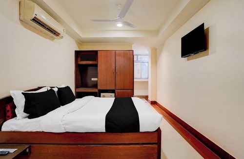 Allahabad Hotel | Super Collection O Prayagraj Museum