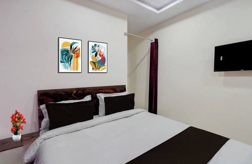 Hyderabad Hotel | Super Collection O Tarnaka Metro Station