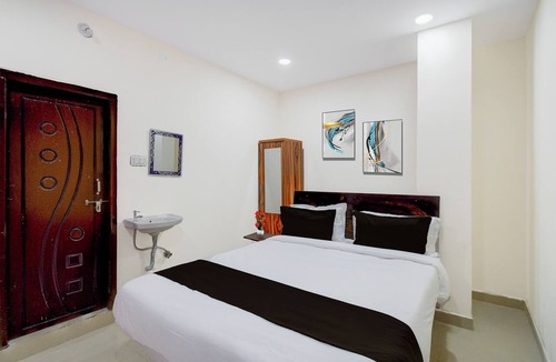 Hyderabad Hotel | Super Collection O Tarnaka Metro Station