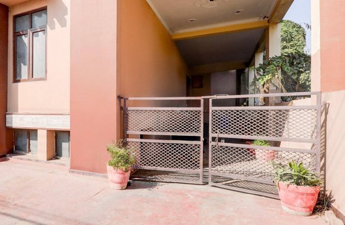 Mohangarh House | Super Deluxe Room Sharda Nagar Lucknow