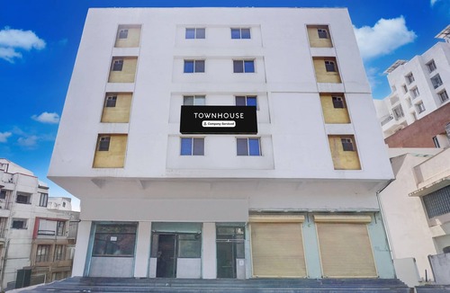 Pune House | Super Deluxe Roomwhite Castle