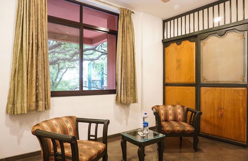 Erandwane House | Super Deluxe Twin Room Shivajii Nagar