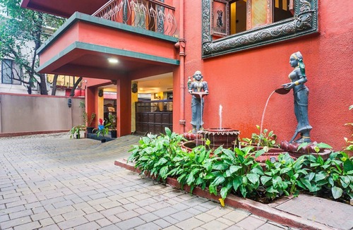 Erandwane House | Super Deluxe Twin Room Shivajii Nagar