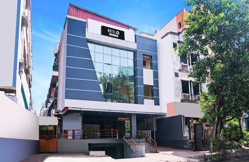 Dabagardens House | Super Hotel O Allipuram