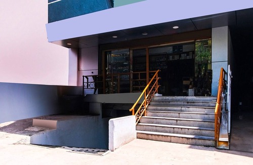 Dabagardens House | Super Hotel O Allipuram