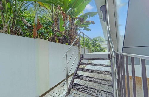 Kochi House | Super Hotel O Ambalamedu