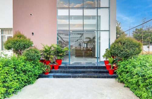 Mohangarh House | Super Hotel O Gomti Nagar Vigyan khand