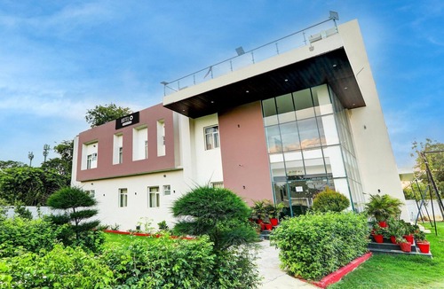 Mohangarh House | Super Hotel O Gomti Nagar Vigyan khand