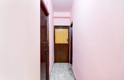 Kolkata House | Super Hotel O Shakuntala Park