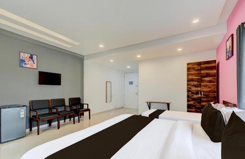 Gachibowli Hotel | Super Hotel O SRI NIRVANA PLAZA