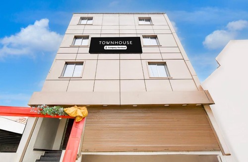 Civil Lines Hotel | Super OYO Townhouse Civil Lines Prayagraj Formerly Raj Mahal Palace