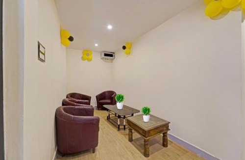 Semmencherry Hotel | Super Townhouse Fantasea Hotels Near OMR