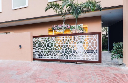 Gomti Nagar House | Super Townhouse Formerly Veridian Inn