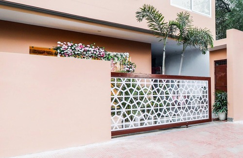 Gomti Nagar House | Super Townhouse Formerly Veridian Inn