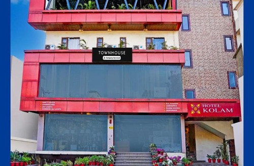 Paltan Bazaar Hotel | Super Townhouse Prince Chowk Near Railway Station Formerly Hotel Kolam