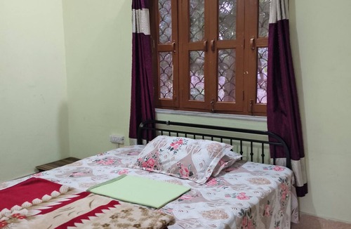 Vrindavan Apartment | Superb 1-bedroom studio in vibrant Vrindavan for your stay near Iskcon Vrindavan