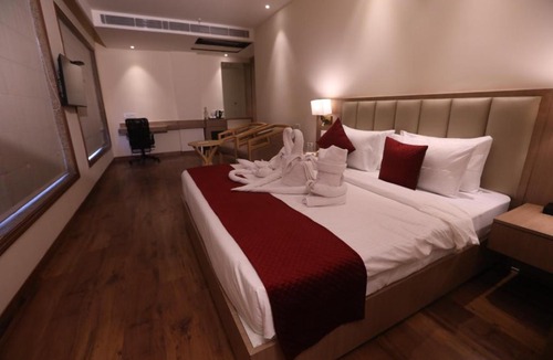 Gomti Nagar Hotel | Sure Stay Hotel By Best Western Lucknow