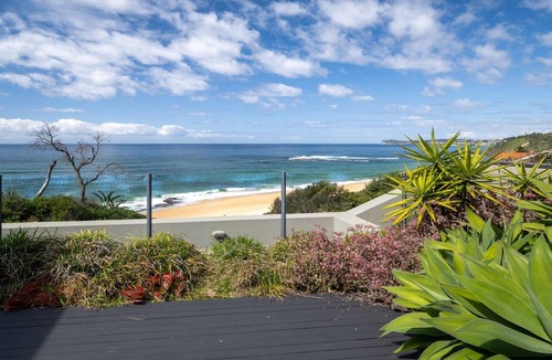 Forresters Beach House | SURFSIDE 65 - BEACHSIDE LUXURY, POOL & CINEMA