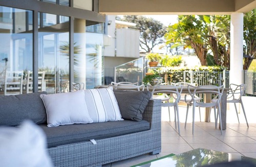 Forresters Beach House | SURFSIDE 65 - BEACHSIDE LUXURY, POOL & CINEMA