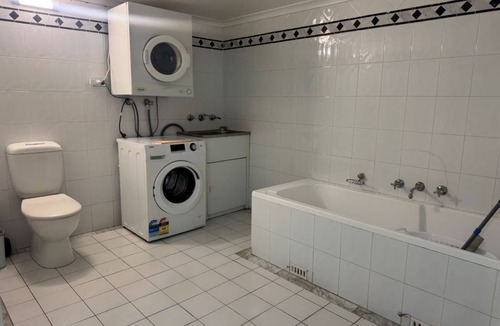 Haymarket Apartment | Sydney City Extra Large Security Furnished Master bedroom +a Sunroom Apartment