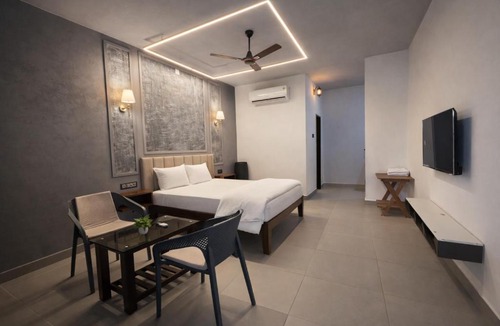 Tonse West House | TAM BoSa Beach Retreat