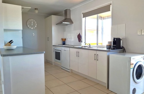 Moonta Bay Hotel | Te Taha Moana - By The Beach, Moonta Bay