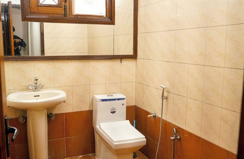 Bullawala House | Teak Manor is situated at heart of the city.