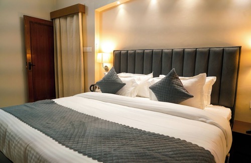 Bullawala House | Teak Manor is situated at heart of the city.
