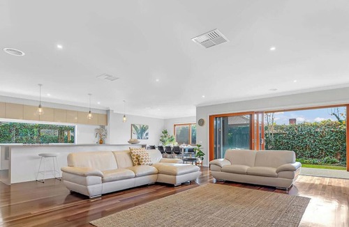 Echuca House | Terrace Eleven - Echuca Holiday Homes