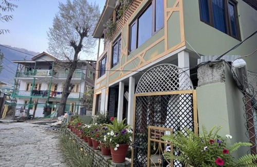 Laripora Hotel | The AISHANA PAHALGAM