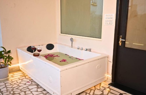 Gayariawas House | THE ARAVALI TERRACE LUXURY HOME STAy UDAIPUR
