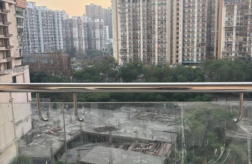 Noida Apartment | The Arlo Northeye 649 | Couple Friendly Stay in central Noida | Self Check-in