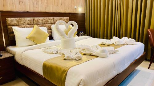 Indore Hotel | THE CLAN HOTEL - VIJAY NAGAR Indore