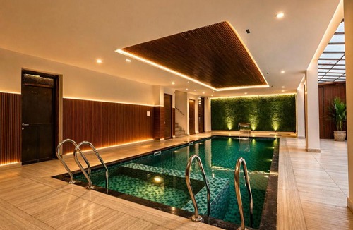 Mali Colony Hotel | The Crescent Udaipur, Boutique Hotel Near Lake Pichola with Pool