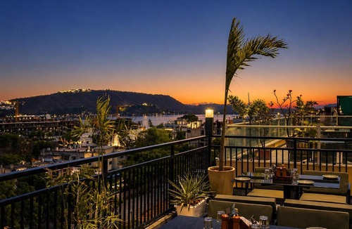 Mali Colony Hotel | The Crescent Udaipur, Boutique Hotel Near Lake Pichola with Pool