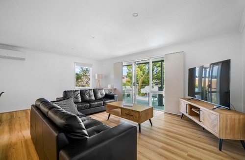 Anglesea House | The Deck House - Anglesea