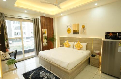 DLF Phase 5 Hotel | The Empire Corporate Studio Hotel Sector 43 ,Golf Course Road , One Horizon Center