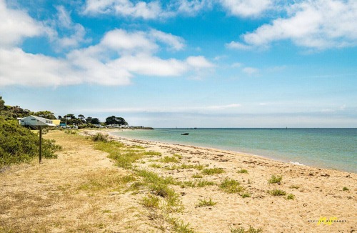 Indented Head Villa | The Esplanade- Beach front, Luxury, Sleeps 8, Luxury, Parking, Aircon