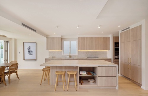 Freshwater House | The Freshie House - Gorgeous Coastal Lux
